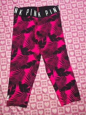 PINK Victoria's Secret Girls' Hot Pink and Black Palm Print Active Capris